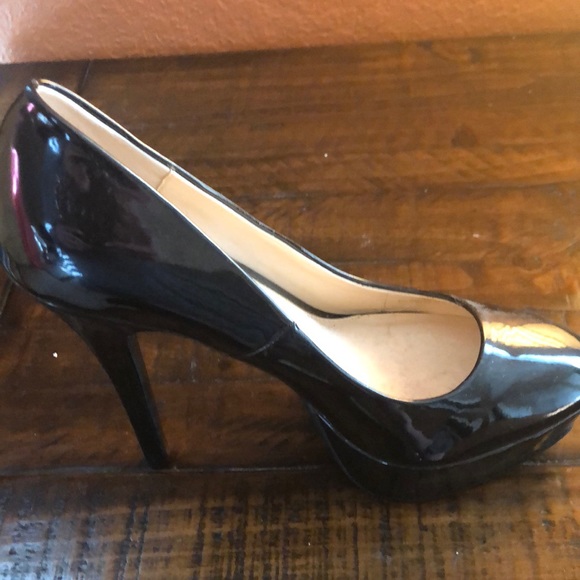 Shoes - Picture 5 of 5